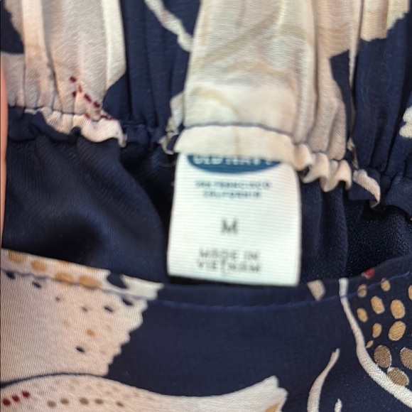 Old Navy Skirt Size M bird pattern, Flowy - Picture 2 of 7